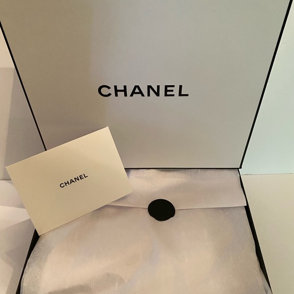 Chanel Box/2-Samples - Picture 6 of 10